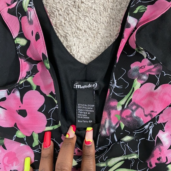 Mandee Dress with flowery prints 😻 - Picture 5 of 15